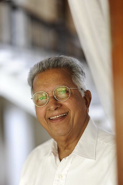 File:Merrill J Fernando.jpg